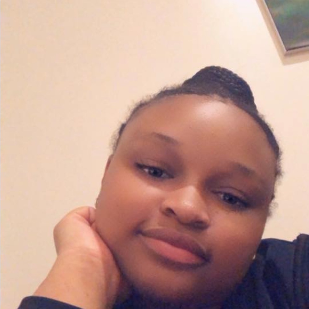 Meet your Posher, Michaela